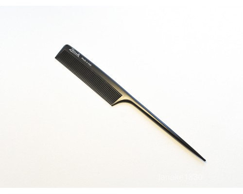 55820 черная карбоновая расческа Janeke